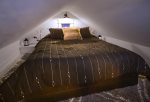 Cozy loft with Queen bed